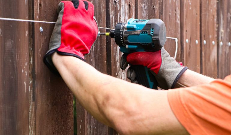 Why Is It Important to Hire a Licensed Fence Contractor?